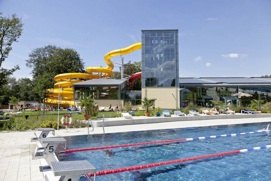 Königsbad Forchheim mit Schwimmbad und Rutschen